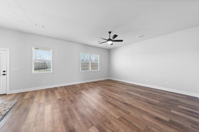 9704 Gladsome Path, House other with 3 bedrooms, 2 bathrooms and 4 parking in Manor TX | Image 4