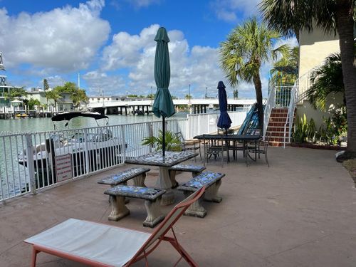 apt-4-8420 Byron Ave, Miami Beach, FL, 33141-4843 | Card Image