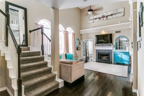 227 Moss Hill Rd, Irving, TX, 75063-4243 | Card Image