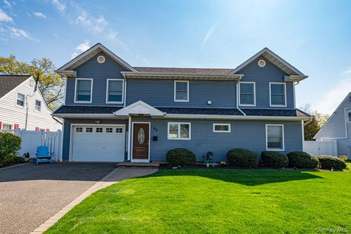 69 Chimney Ln, Levittown, NY, 11756-1162 | Card Image
