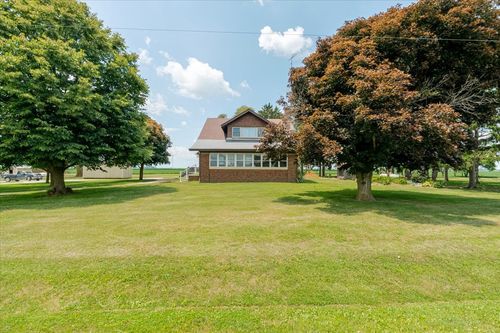 879 2300th Ave, Chestnut, IL, 62518-6056 | Card Image