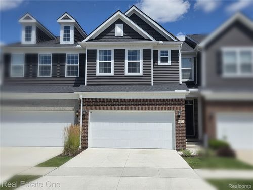 98-4913 Glenora Dr, Lake Orion, MI, 48359-2082 | Card Image