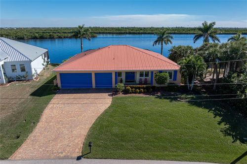 3572 Peace River Dr, PUNTA GORDA, FL, 33983-3523 | Card Image