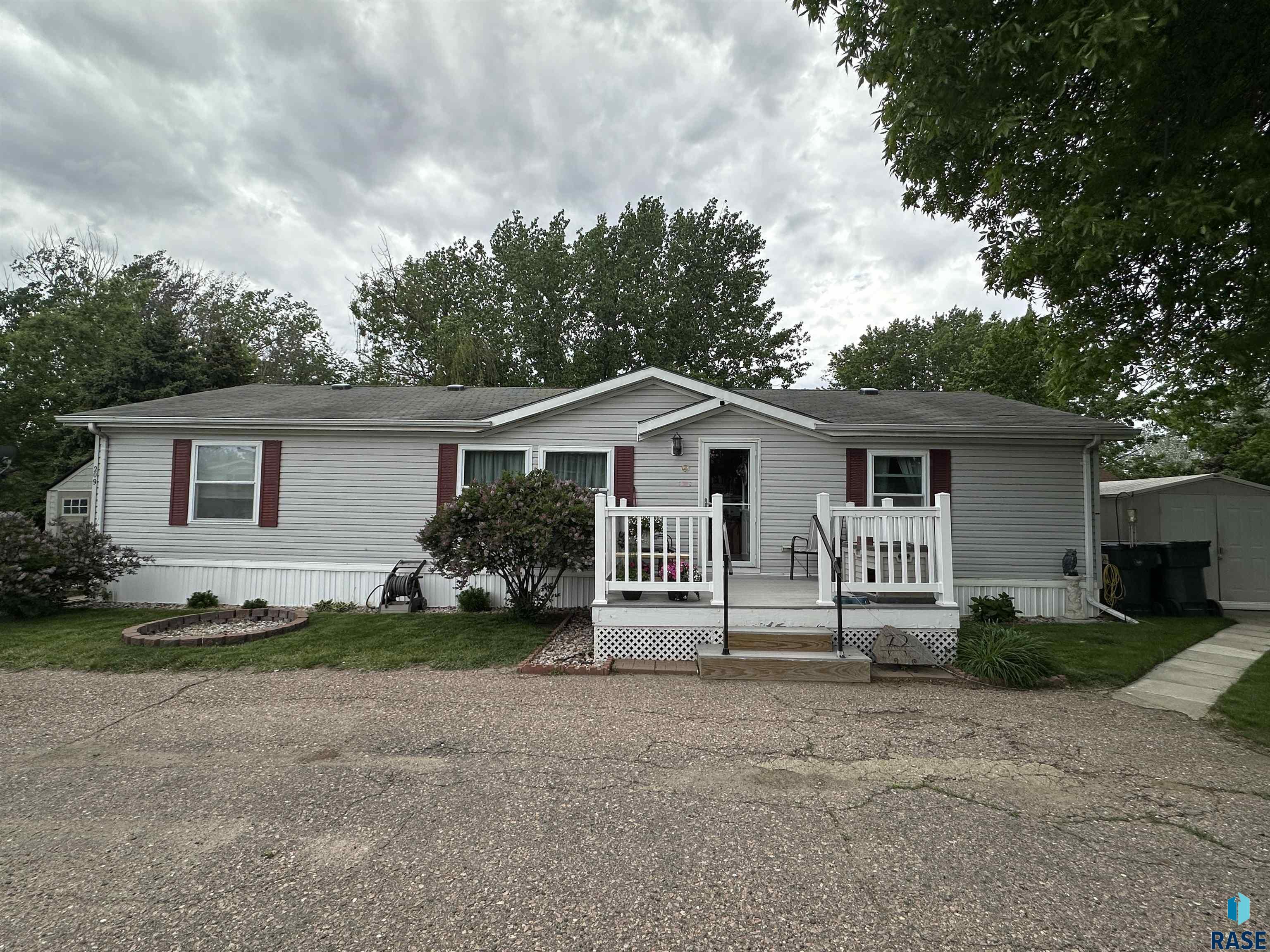 Hillside Pl, Sioux Falls, SD 57107