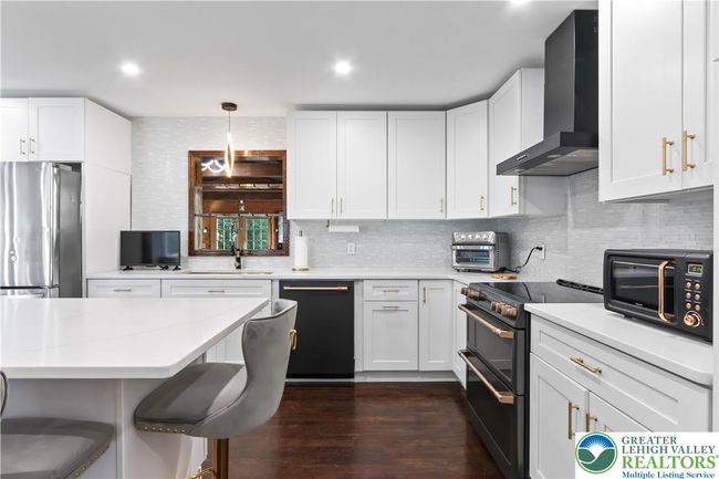 2704 Appel St, House other with 4 bedrooms, 3 bathrooms and null parking in Allentown PA | Image 8