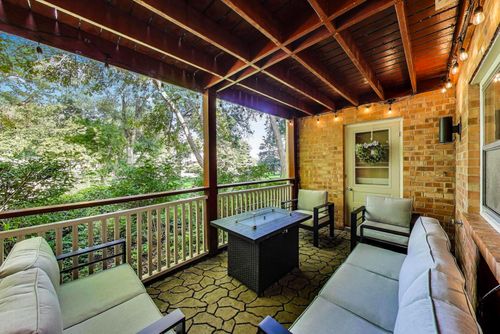 226 Bays Pl, Tower Lakes, IL, 60010-1052 | Card Image