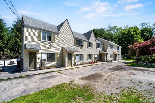 e-1860 E Main St, Mohegan Lake, NY, 10547-1226 | Card Image