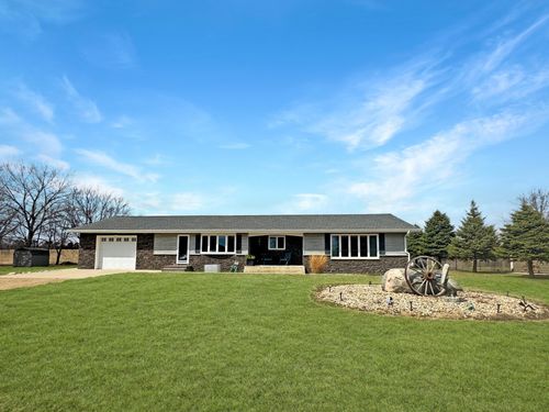 45 Lakeview Dr, Slayton, MN, 56172-1926 | Card Image