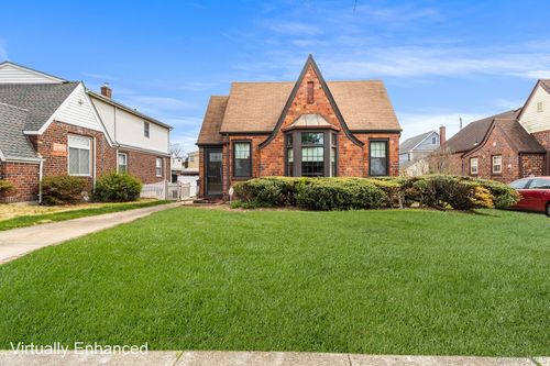 524 Concord Avenue, North Hempstead, NY, 11596 | Card Image