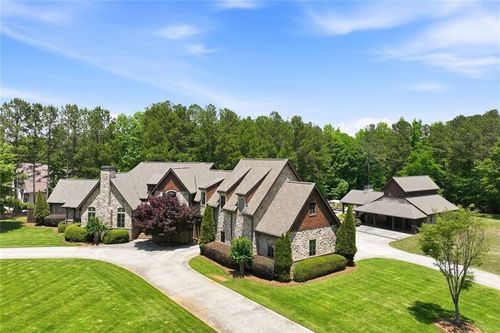 605 Carriage Ave, Jefferson, GA, 30549-7435 | Card Image