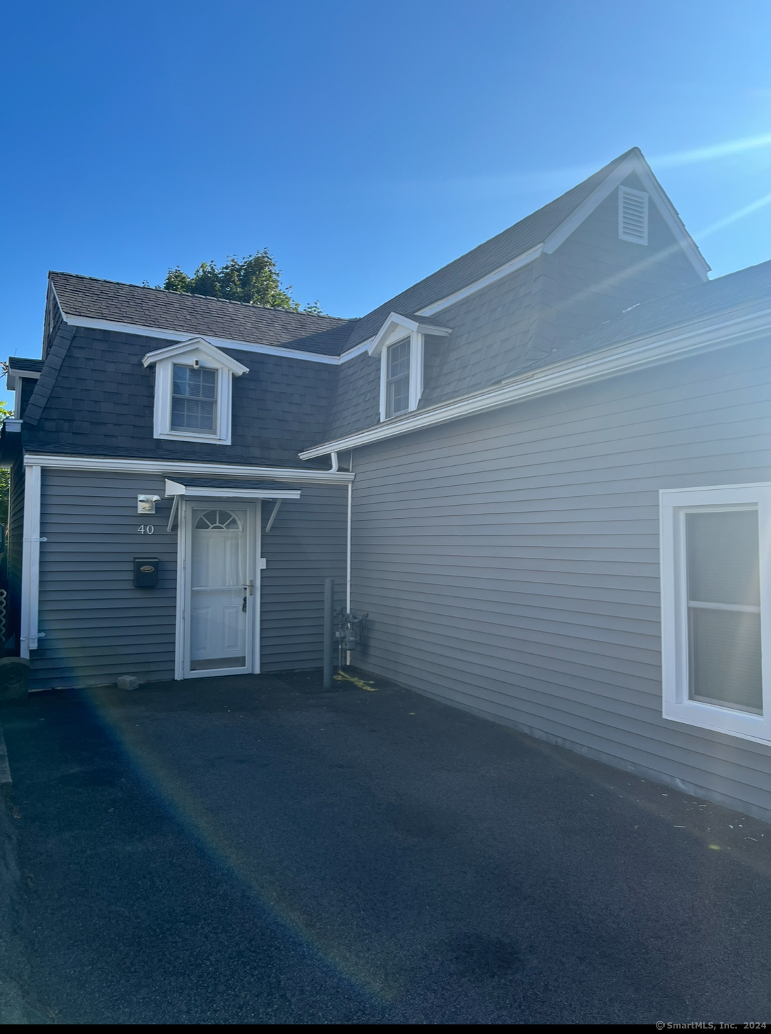 West St, New London, CT 06320