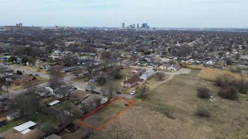 1316 E Mulkey St, Fort Worth, TX, 76104-6624 | Card Image