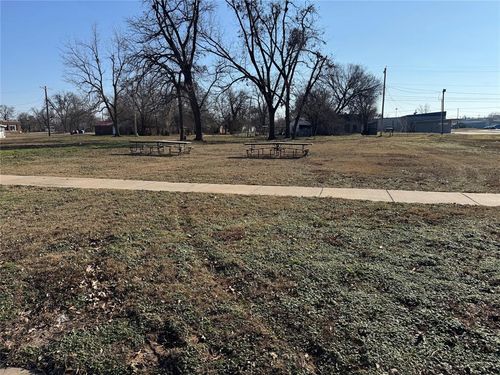 223 E Minnesota Ave, Chickasha, OK, 73018 | Card Image
