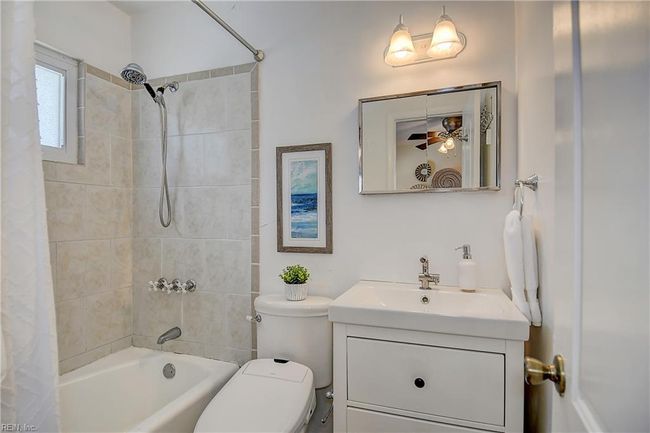 Ensuite tub/shower in Primary BR. | Image 29