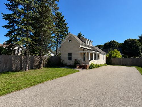 51 Nagle Street, Nashua, NH, 03060 | Card Image