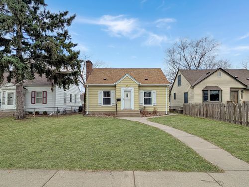 3717 Perry Ave N, Robbinsdale, MN, 55422-2062 | Card Image