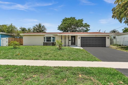 2411 Nw 87th Ave, Sunrise, FL, 33322-3307 | Card Image