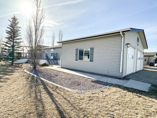 29 - 5210 65 Avenue, Home with 3 bedrooms, 2 bathrooms and 4 parking in Olds AB | Card Image