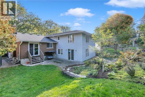 22 Thistle Rd, Guelph, ON, N1H6S8 | Card Image