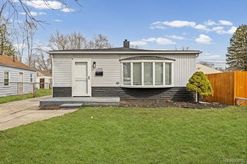 34948 Richard St, Wayne, MI, 48184-2385 | Card Image