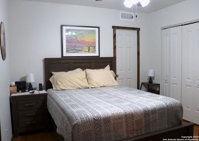 11943 Fm 472, Home with 1 bedrooms, 1 bathrooms and null parking in Bigfoot TX | Image 13