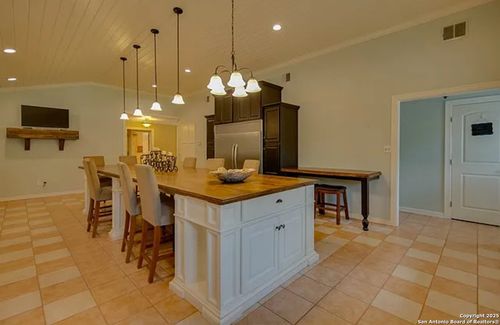 142 Vercie St, Rockport, TX, 78382-9793 | Card Image