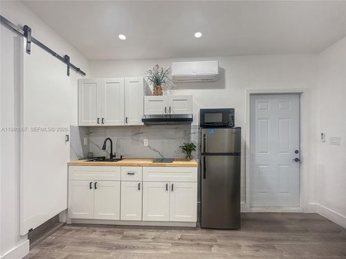 side-15400 Sw 169th Ln, Miami, FL, 33187-7791 | Card Image