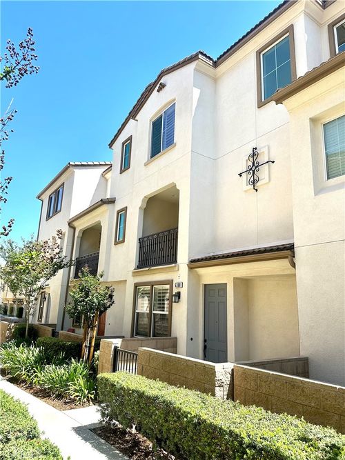 6388 Pictor Ct, Eastvale, CA, 91752 | Card Image