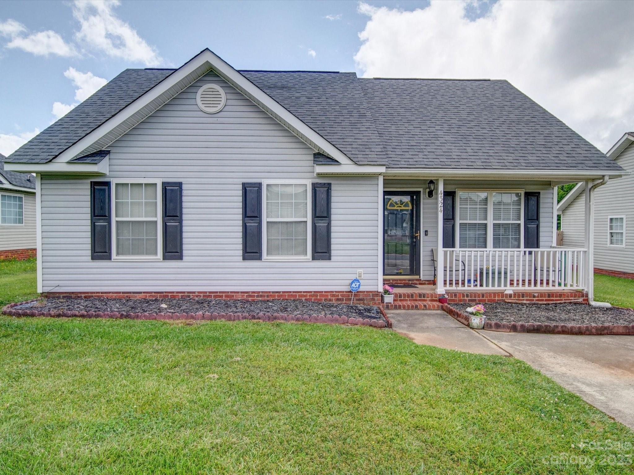 Lothar Ridge Ln, Charlotte, NC 28216