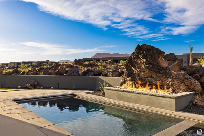 View of outdoor pool | Image 50