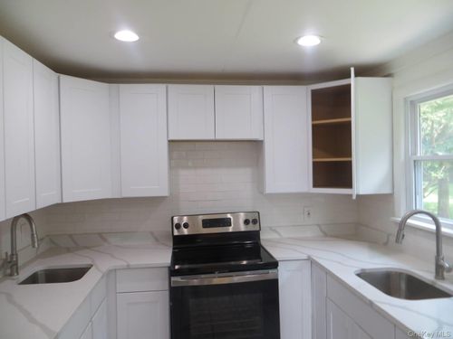 105 Wood Ave, Monticello, NY, 12701-2362 | Card Image