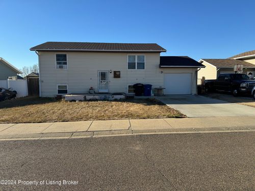 1675 4th Avenue E, Dickinson, ND, 58601 | Card Image