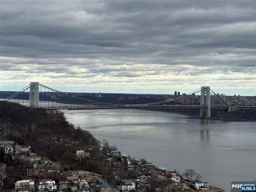 5 Horizon Rd, Fort Lee, NJ, 07024-6651 | Card Image