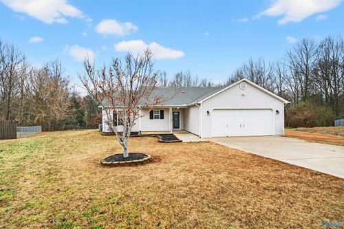 134 Meadow Green Dr, New Market, AL, 35761-7701 | Card Image