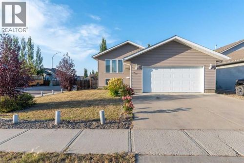 4326 32 St, Lloydminster, SK, S9V2E6 | Card Image