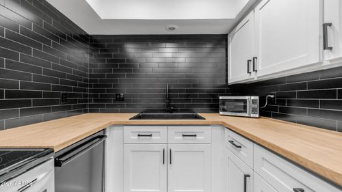 11-6030 N 15th Street, Phoenix, AZ, 85014 | Card Image