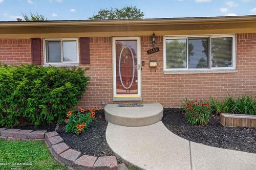 26551 Collingwood St, Roseville, MI, 48066-3571 | Card Image