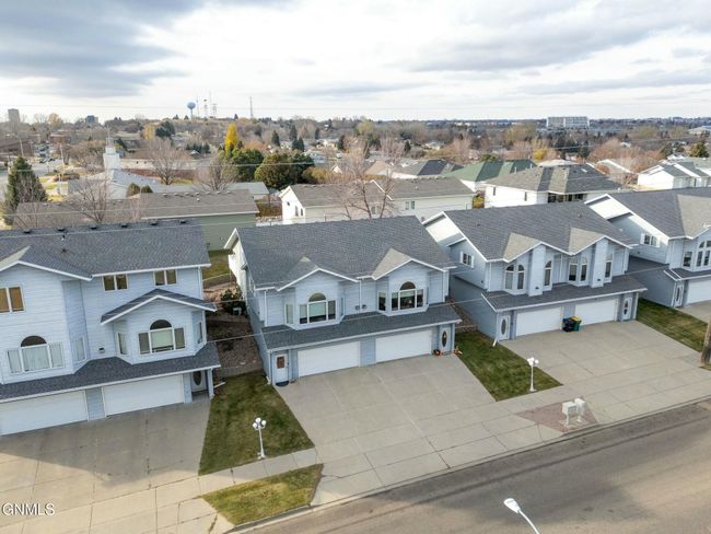 1720 N 26 Th St, Condo with 3 bedrooms, 2 bathrooms and null parking in Bismarck ND | Image 4