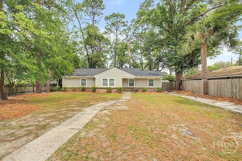 2204 Mason Dr, Savannah, GA, 31404-5634 | Card Image