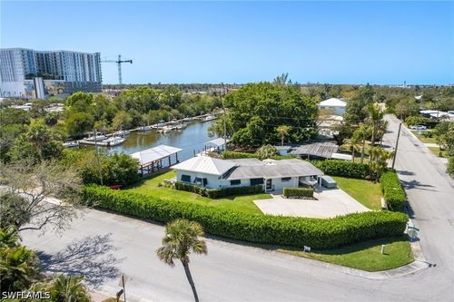2180 Harbor Ln, NAPLES, FL, 34104-4218 | Card Image