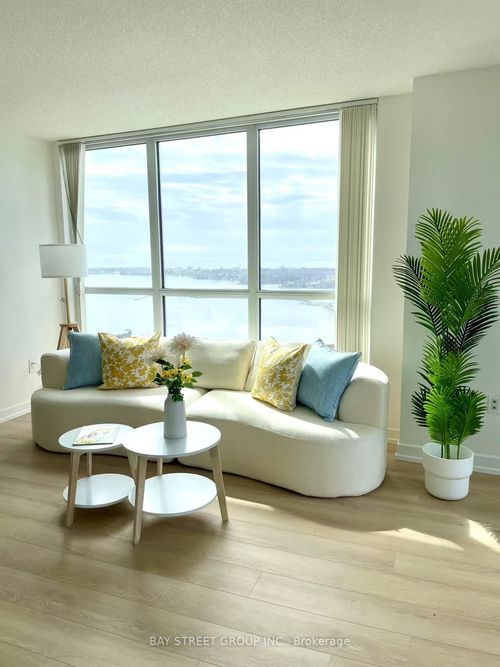 2908-75 Queens Wharf Rd, Toronto, ON, M5V0J8 | Card Image
