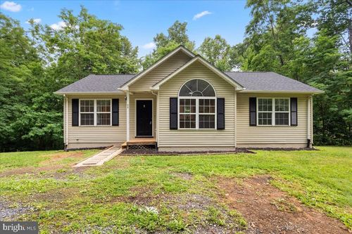 94 Tee Ct, LINDEN, VA, 22642-5453 | Card Image