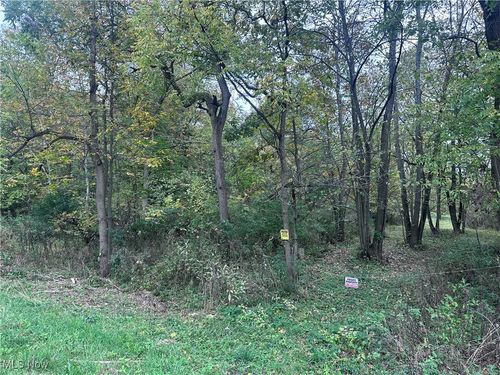 28 Poland Rd, New Springfield, OH, 44443-9618 | Card Image