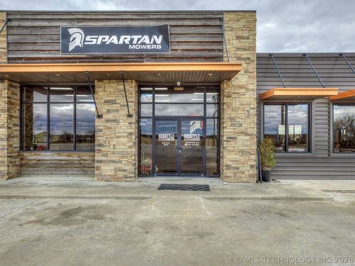 2238 N Broadway St, Checotah, OK, 74426-5308 | Card Image