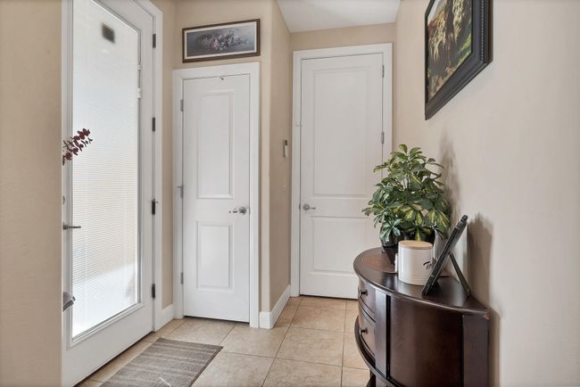 Maids entrance | Image 10