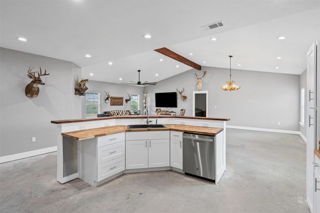 873 Hcr 1106, House other with 4 bedrooms, 3 bathrooms and null parking in Blum TX | Image 18