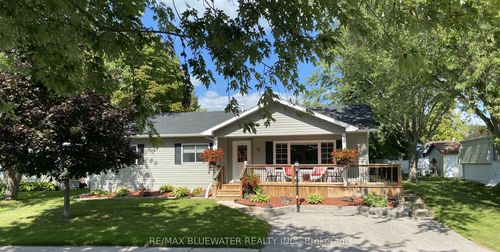 93 Shannon Blvd, Grand Bend, ON, N0M1T0 | Card Image