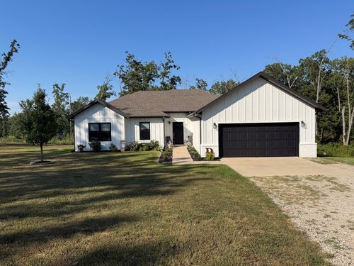 421 Ira Dr, Seymour, MO, 65746-8656 | Card Image