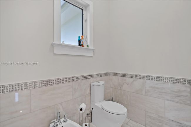 8200 Sw 111th Ter, House other with 5 bedrooms, 4 bathrooms and null parking in Miami FL | Image 43