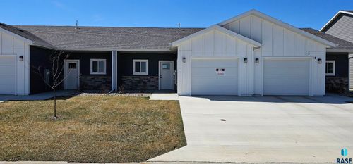 6213 S Hunt Pl Place, Sioux Falls, SD, 57106 | Card Image